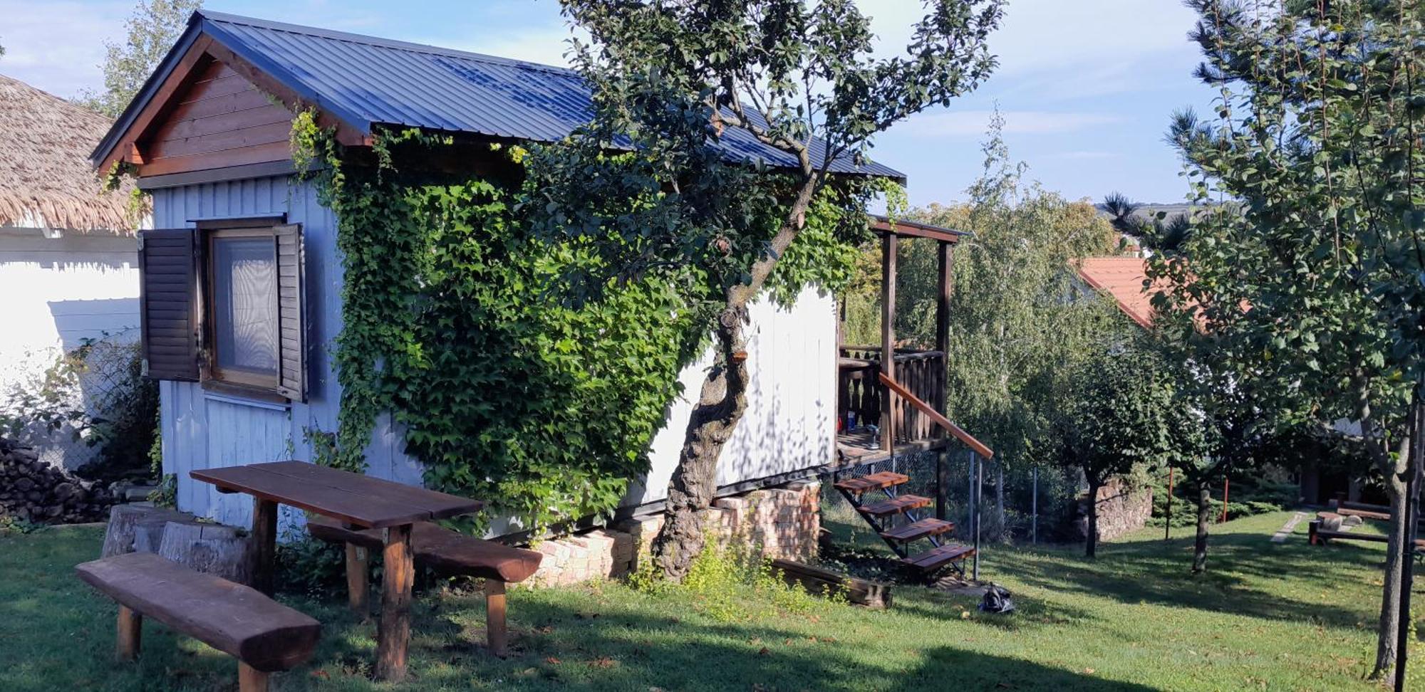 Ubytovani Na Sklepe U Prochazku Pouzdrany Exterior photo