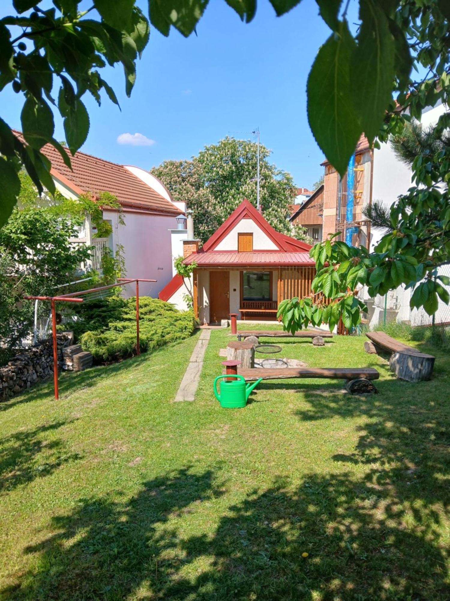 Ubytovani Na Sklepe U Prochazku Pouzdrany Exterior photo